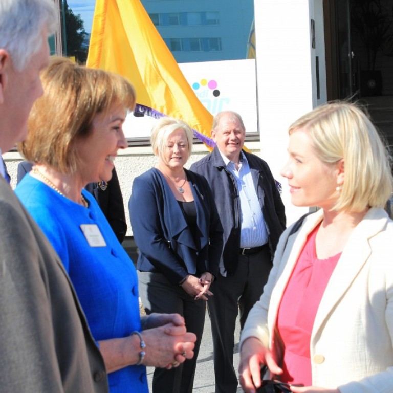 Guðrún Björt heilsar utanríkisráðherra Lilju Alfreðsdóttir