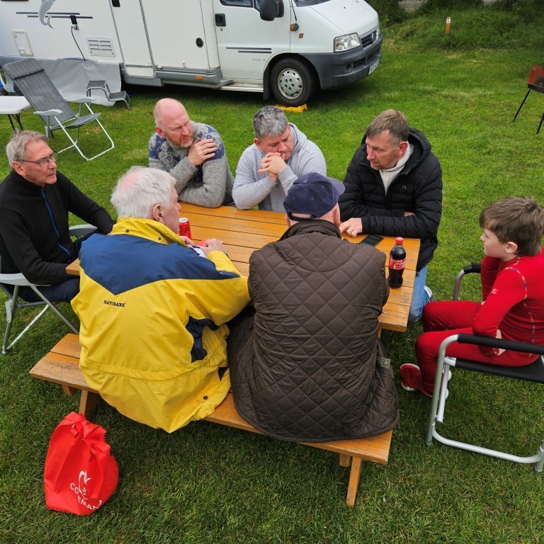 Lionsklúbbur Mosfellsbæjar á fyrsta fundi starfsársins í útilegu í Skógarnesi við Apavatn
