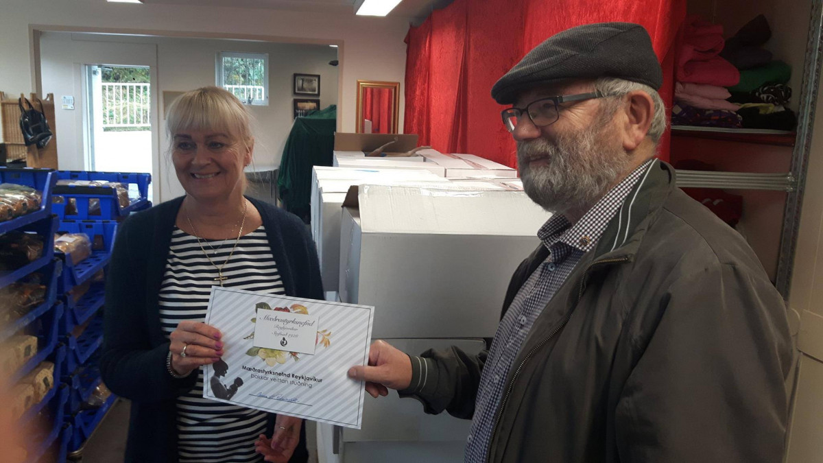 Mæðrastyrksnefnd fær ríflega tonn af kola / rauðsprettu