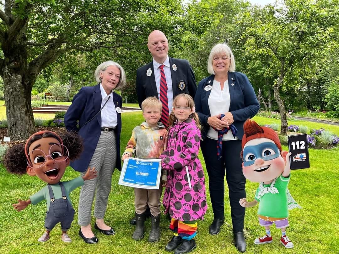 Lionshreyfingin á Íslandi styrkir átakið FAST 112 hetjurnar.