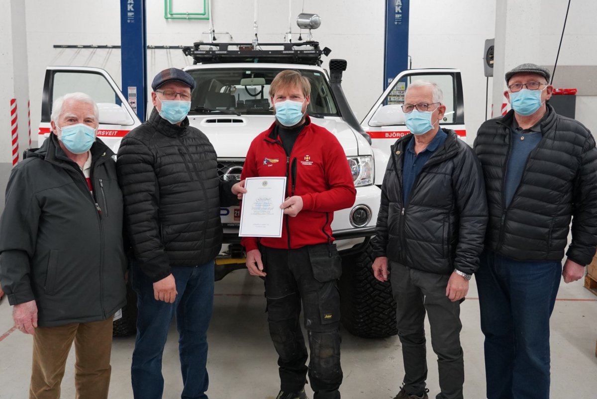 Lionsklúbburinn Ásbjörn afhenti 6 aðilum jólaglaðning.