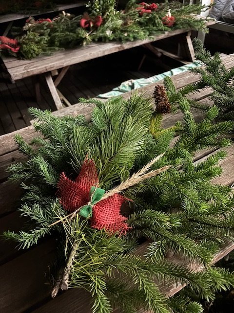 Vistvænar leiðisgreinar hjá Lionsklúbbnum Úu í Mosfellsbæ